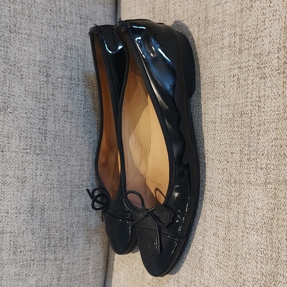 Chanel Patent Bow Flats size 37.5•Poor Condition •See Photos - Picture 4 of 16